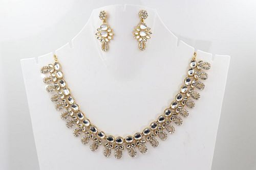 Traditional Kundan Necklace Set With Earrings - White